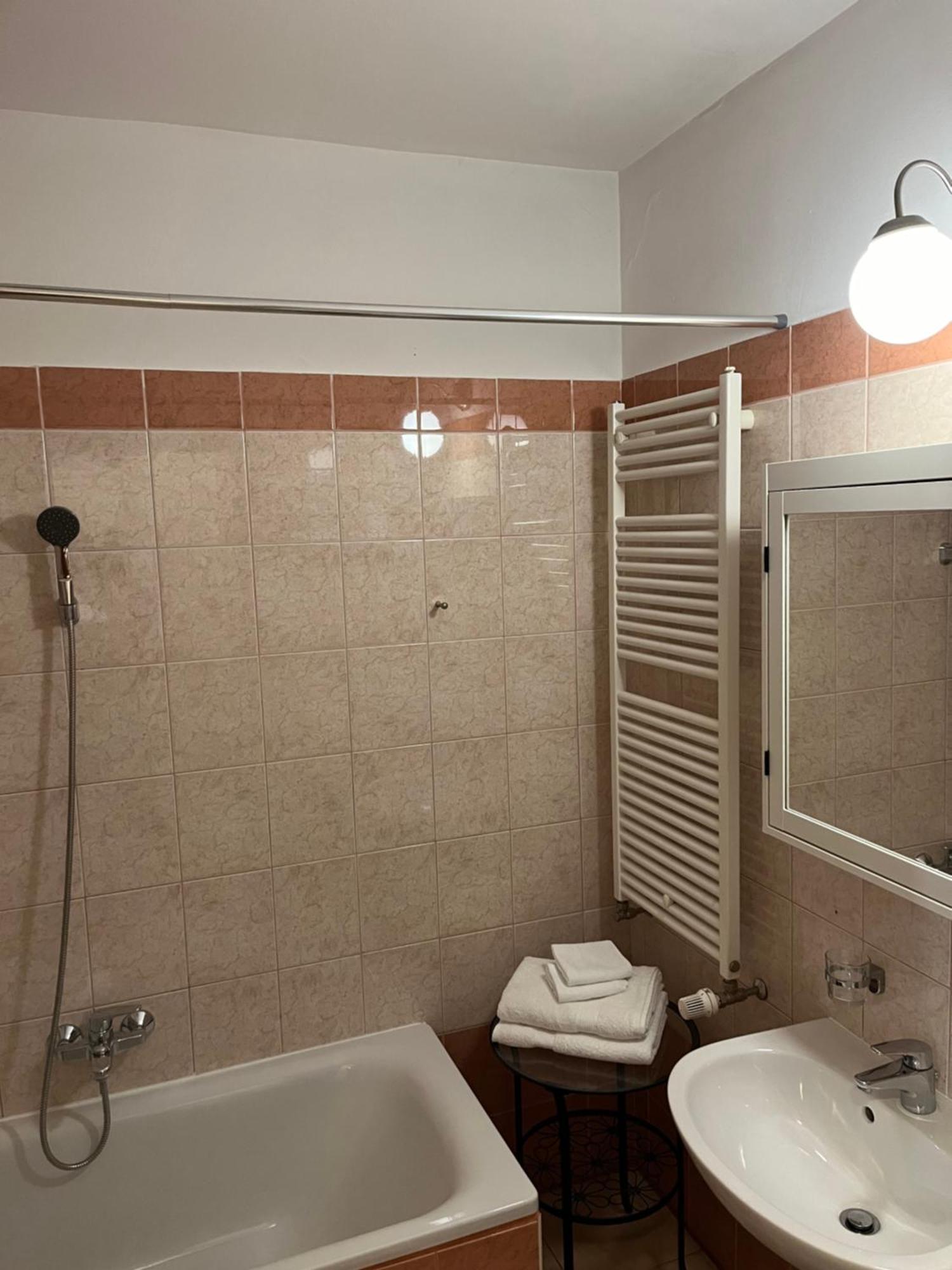 City Center Apartments With Optional Garage Budapest Luaran gambar