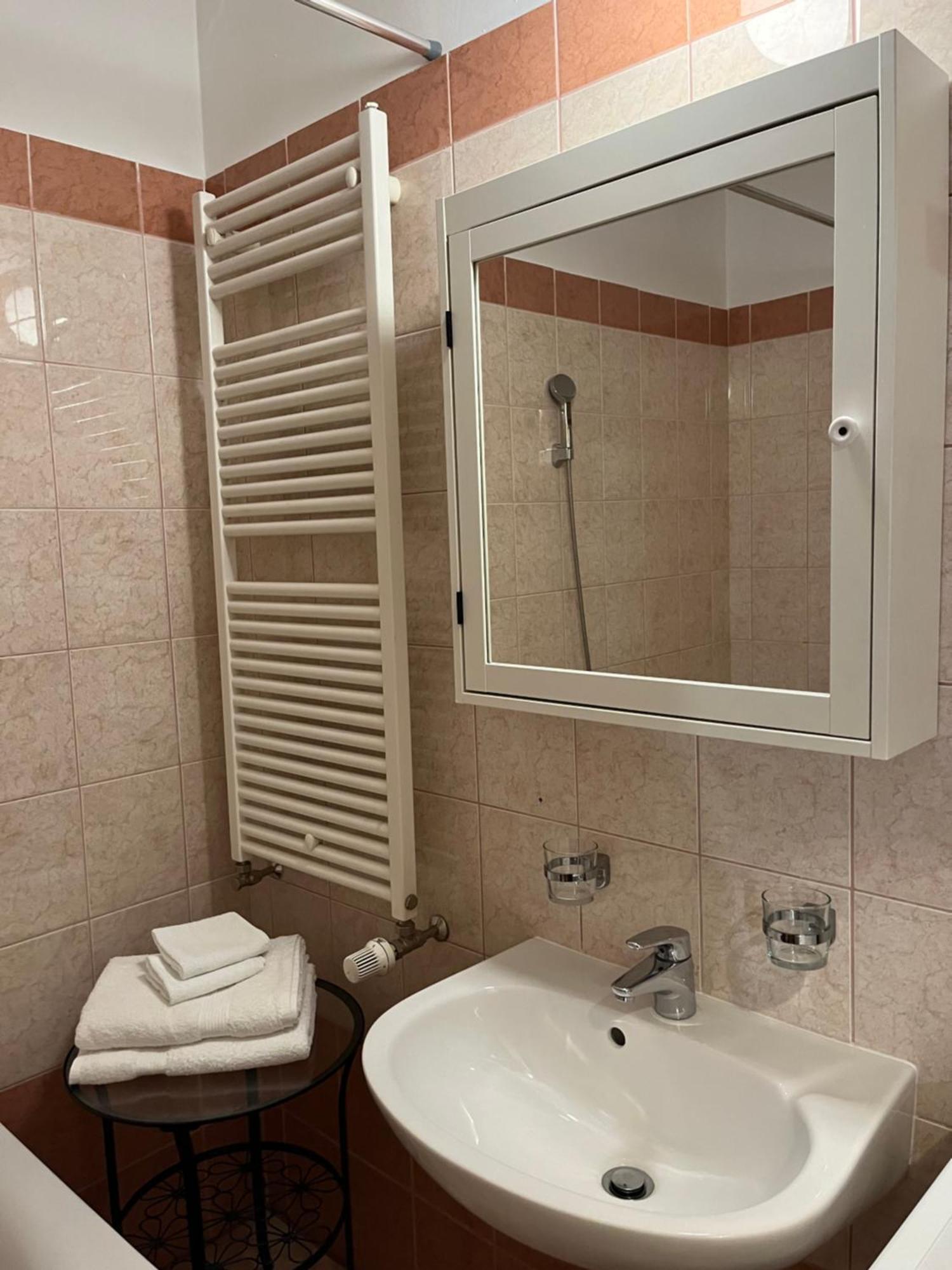 City Center Apartments With Optional Garage Budapest Luaran gambar